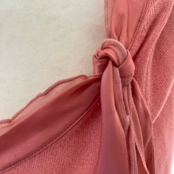Banana Republic lightweight coral sweater with stain ribbon - Picture 5 of 13